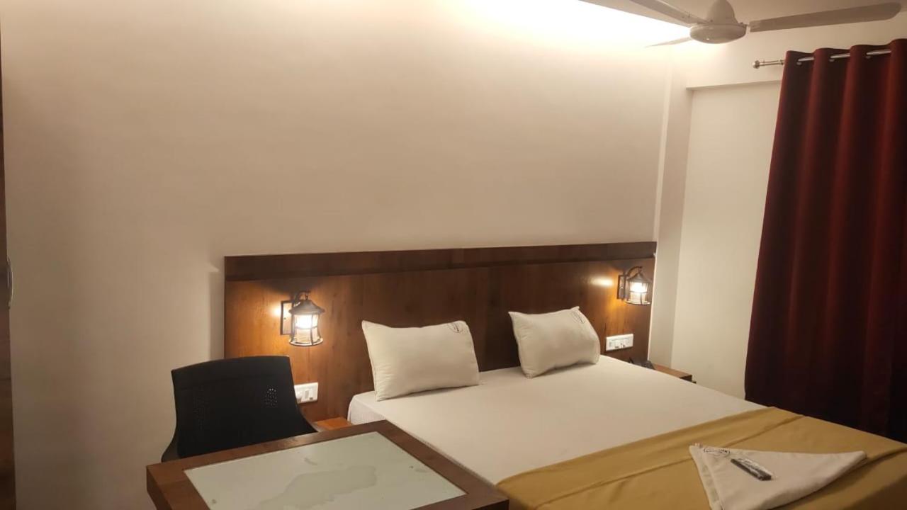 Hotel Anvisha Executive Mangvadi Buitenkant foto